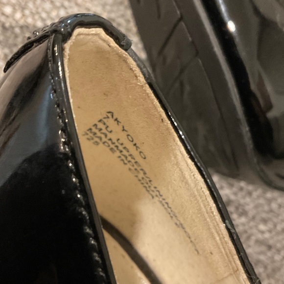 Anne Klein Women’s Black Patent Leather Heels Pointed Toe Size 7 Pumps - Picture 8 of 8
